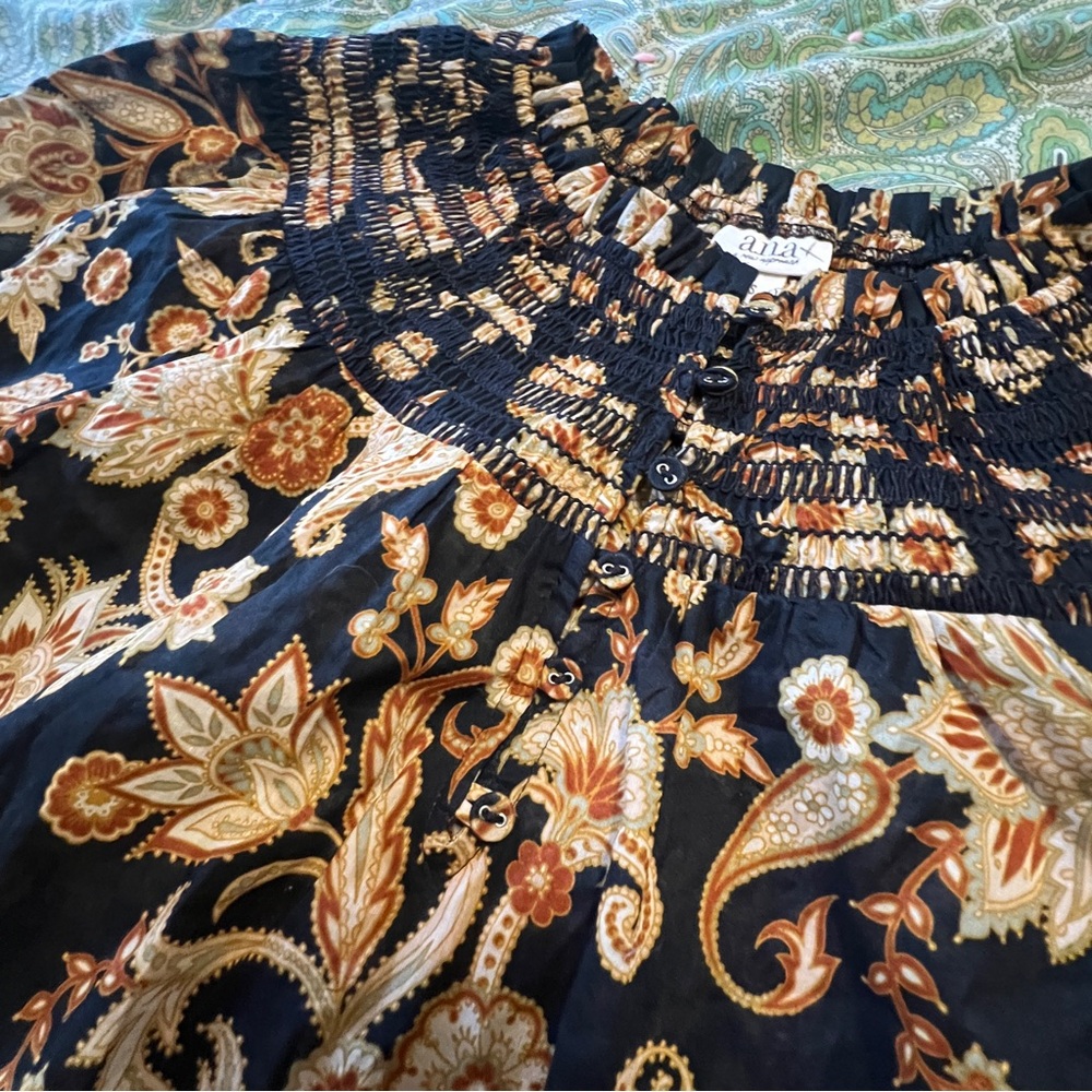 a.n.a Black and Tan Floral Smoked Blouse S NWT - Picture 6 of 9